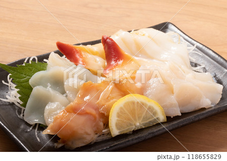 貝づくし　刺身盛り合わせ 118655829