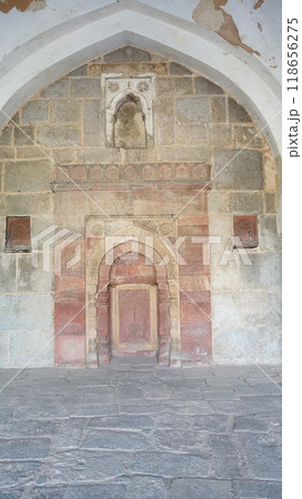 イサカーンのモスク内、ミフラーブらしき場所【インド・デリー】 118656275