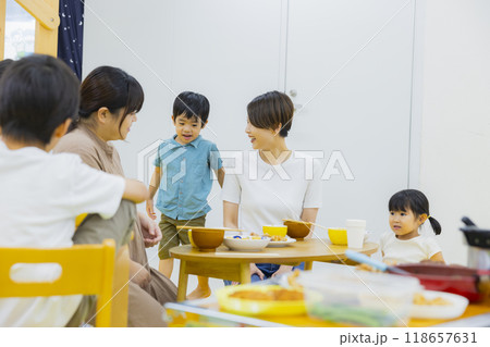 子ども食堂イメージ 子ども食堂イメージ 118657631
