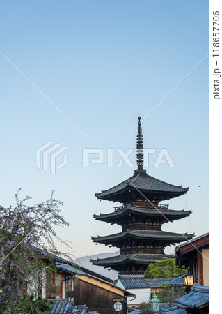 【京都】法隆寺・五重塔と早朝 118657706