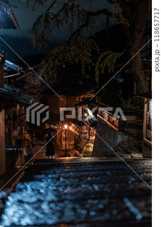 【京都】雨の夜_法隆寺・五重塔_一念坂・二寧坂・三年坂 118657717