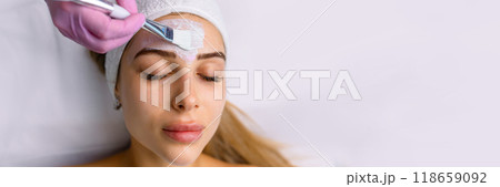 facial rejuvenation treatment with cream at the spa facial rejuvenation treatment with cream at the spa 118659092