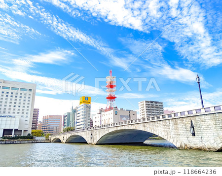 信濃川水上バスから見た萬代橋 信濃川水上バスから見た萬代橋 118664236