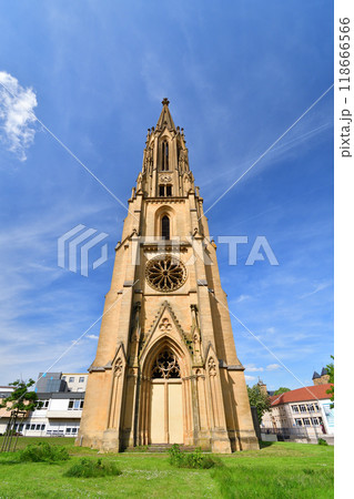 フランス、メッス。駐屯地寺院の塔。2024年5月10日撮影。 118666566
