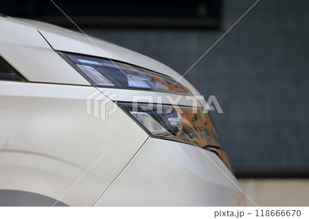 車のヘッドライト イメージ 車のヘッドライト イメージ 118666670