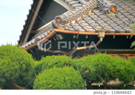 瓦屋根　イメージ 118666682