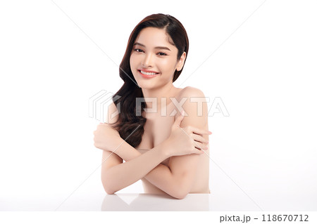 Beautiful young asian woman with clean fresh skin on white background, Face care, Facial treatment, Cosmetology, beauty and spa, Asian women portrait. 118670712