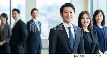 ビジネスパーソン集合写真 118671906