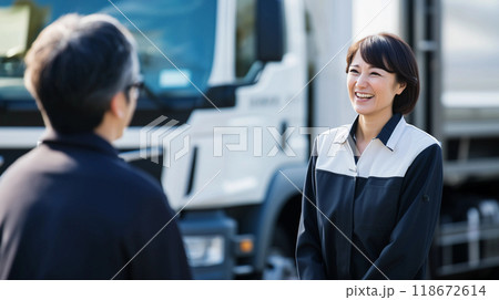 運送業の女性 118672614