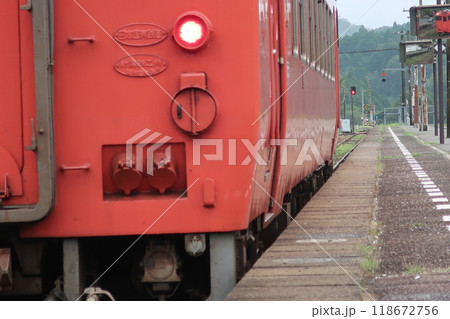 篠目駅の下り出発信号は停止 118672756