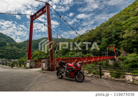 武田尾温泉、武庫川に架かる吊り橋、9月2日、日本 武田尾温泉、武庫川に架かる吊り橋、9月2日、日本 118673036