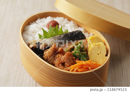 曲げわっぱのお弁当 曲げわっぱのお弁当 118674523