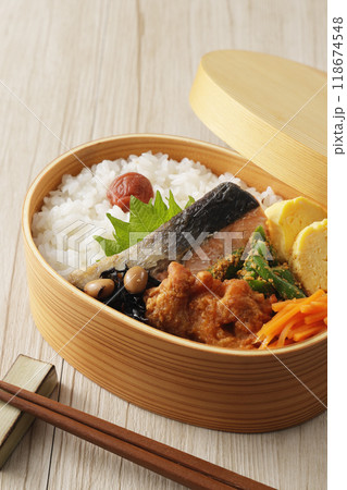 曲げわっぱのお弁当 118674548