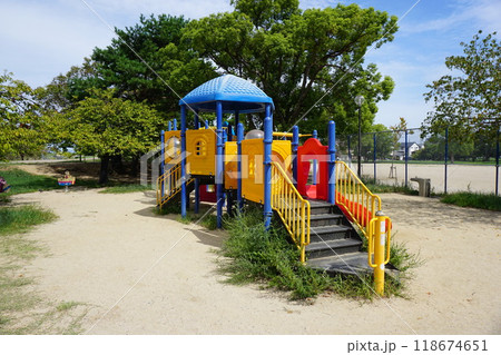 児童公園の遊具 児童公園の遊具 118674651