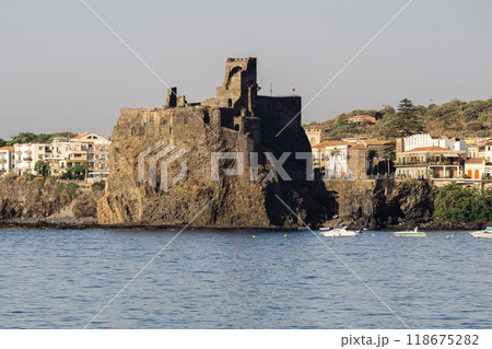 アーチカステッロの海沿いの城 118675282