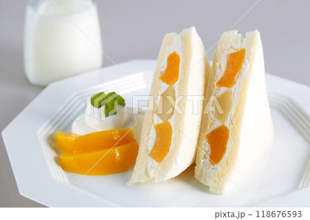 オシャレなフルーツサンド 118676593