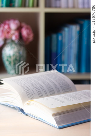 本 書籍 書物 読書・開いた洋書 118676786