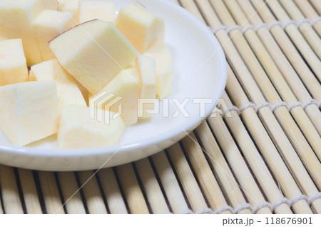 カットしたサツマイモ 118676901