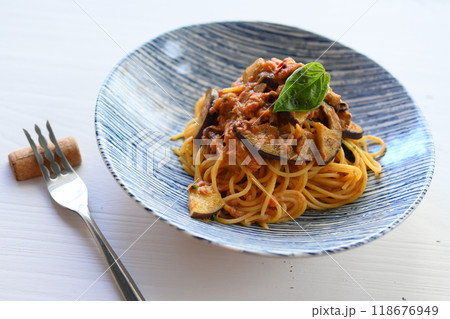 茄子とツナのトマトソースパスタ 118676949