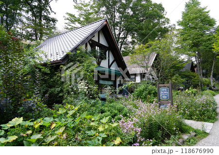 山梨県北杜市清里の複合観光エリア　萌木の村 118676990
