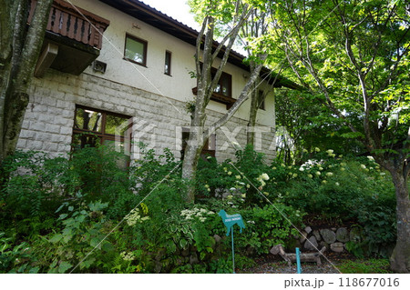 山梨県北杜市清里の複合観光エリア　萌木の村 118677016