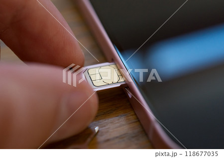 スマホのsim交換 118677035