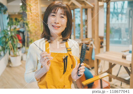 beauty parlor 118677041