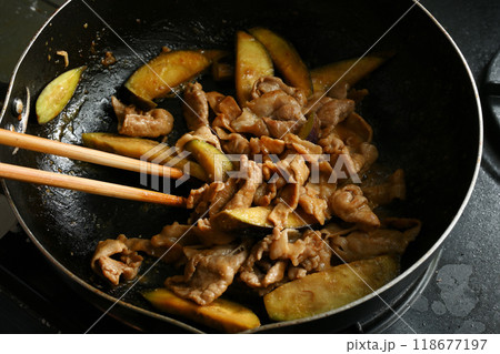 茄子と豚肉の味噌炒め 茄子と豚肉の味噌炒め 118677197