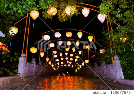 ベトナム・ニンビン、キーラン山麒麟山のライトアップ 118677679