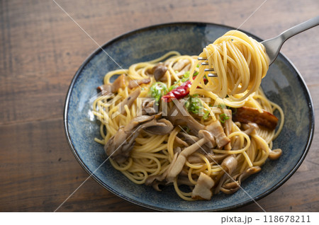 きのこの和風しょうゆパスタ きのこの和風しょうゆパスタ 118678211