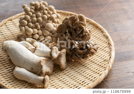 きのこ三昧　エリンギ　しめじ　まいたけ 118678999