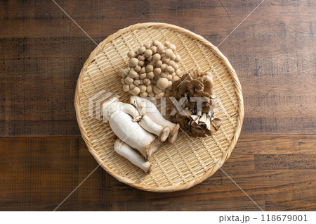 きのこ三昧　エリンギ　しめじ　まいたけ 118679001