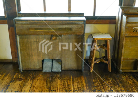 古いオルガン 古いオルガン 118679680