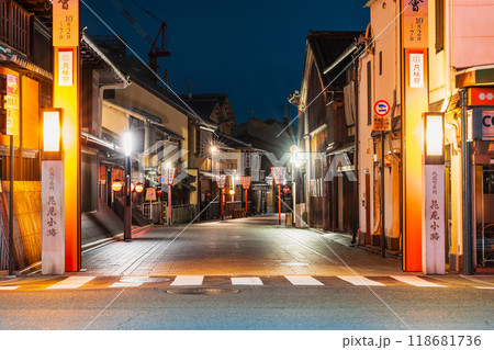 京都　夜の花見小路　※公道撮影 118681736