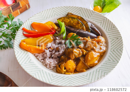 夏野菜のせ雑穀カレー 118682572