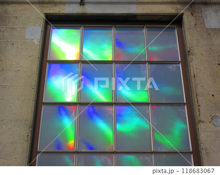 偏光フィルムを窓ガラスに貼った効果 118683067