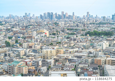 ［練馬区役所本庁舎展望ロビー］南東側：新宿方面：練馬区の街並み 118684275