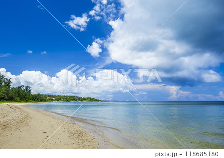 沖縄　海岸　空 118685180