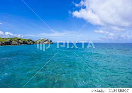 沖縄　海岸　空 118686807