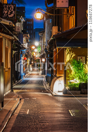 京都 夜の先斗町 京都 夜の先斗町 118687278