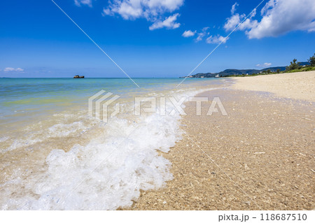 沖縄　海岸　空　 118687510