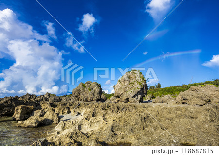 沖縄　青い海　空 118687815