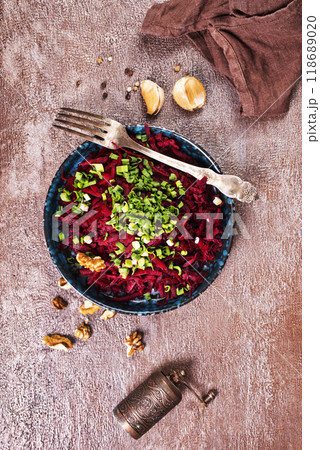 Ripe beet salad with balsamic vinegar dressing and thyme. 118689020
