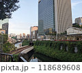 御茶ノ水駅付近のJR中央快速線、中央総武線各駅停車、東京メトロ丸ノ内線の立体的な交差部 118689608