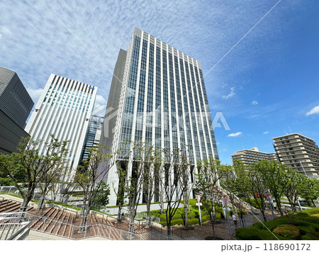 大阪ビジネスパークにある住友生命保険本社ビル（大阪市中央区城見） 118690172