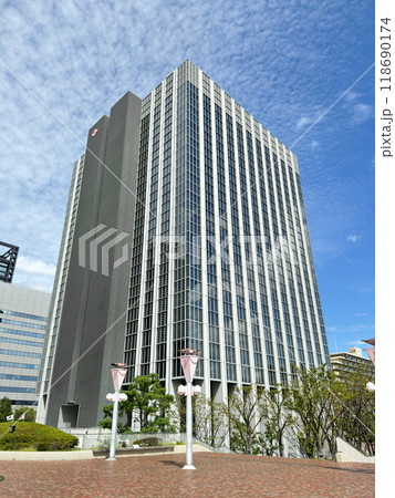 大阪ビジネスパークにある住友生命保険本社ビル（大阪市中央区城見） 118690174