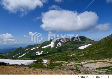 大雪山登山 お鉢平からの愛別岳 残雪期絶景北海道登山 大雪山登山 お鉢平からの愛別岳 残雪期絶景北海道登山 118690201