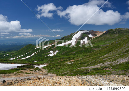 大雪山登山 お鉢平からの愛別岳　残雪期絶景北海道登山 118690202