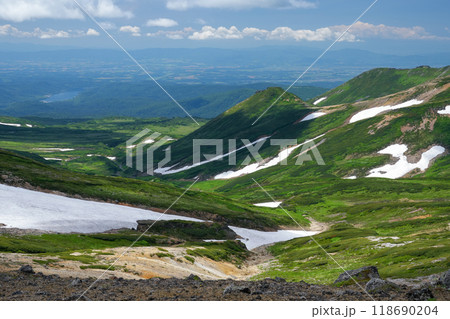 大雪山登山 お鉢平からの愛別岳 残雪期絶景北海道登山 大雪山登山 お鉢平からの愛別岳 残雪期絶景北海道登山 118690204