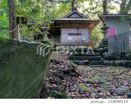 埼玉県小鹿野町伊豆沢の史跡　文殊堂と諏訪神社 118690519